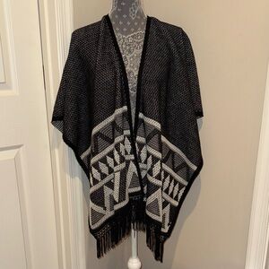 Sam Edelman Black and White Geometric Fringe Shawl OS
